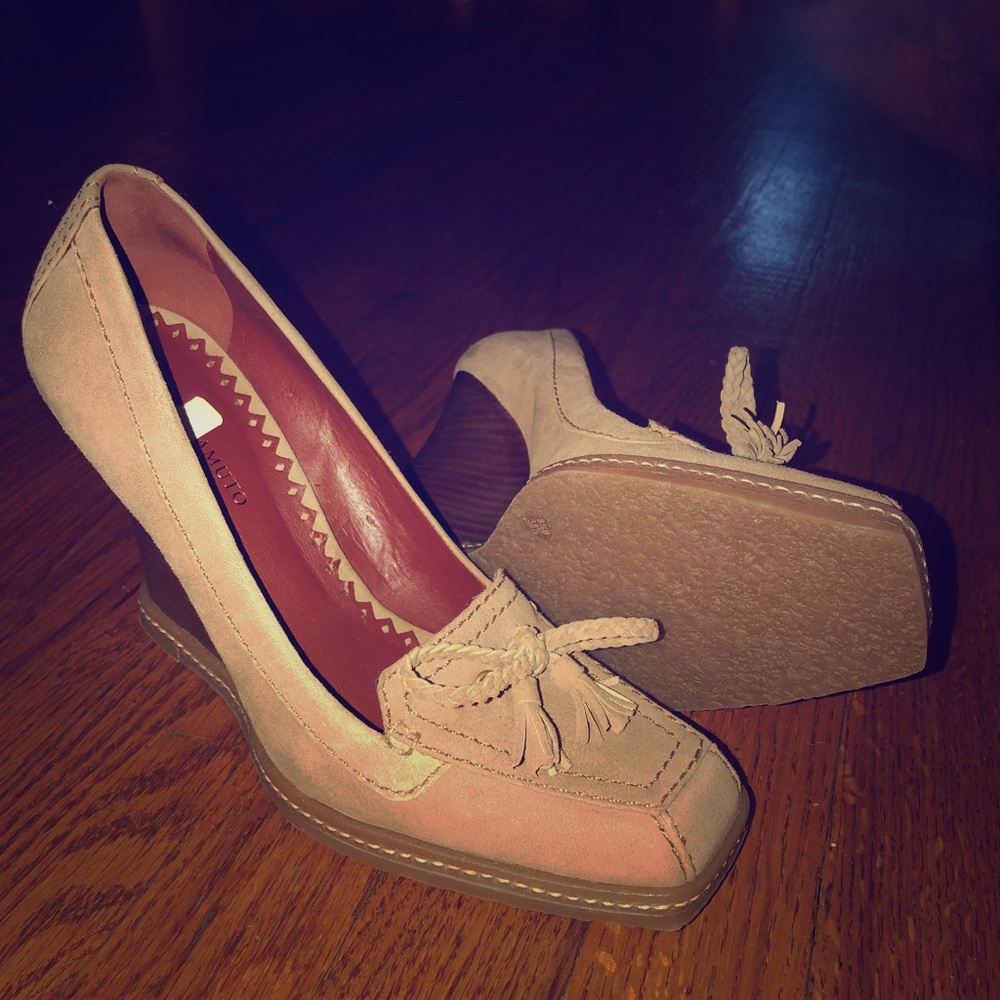 Brand new never worn Vince Camuto